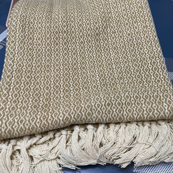 HOUSE No.9 by Home Love Woven Cotton Chenille Throw in “Willow” - Picture 6 of 7